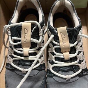 Clarks Trigenic Gray & Beige Lace-Up Sneakers
